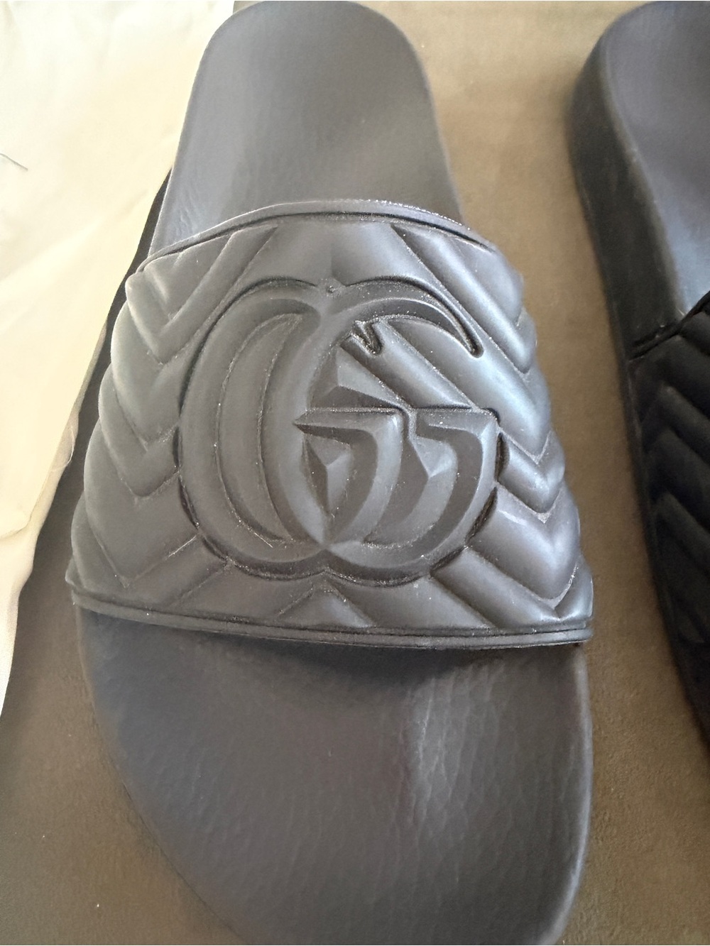 Black Gucci GG Logo Quilted Slide Sandals Matelasse Slides - Picture 2 of 10